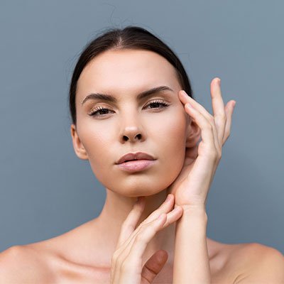 beauty-portrait-of-woman-with-perfect-skin-and-nat-QNDAQAY.jpg